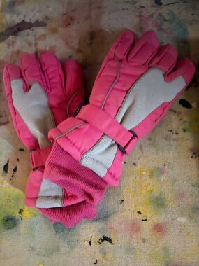 Insulated Pink Winter Gloves with Grip Panel and Adjustable Strap